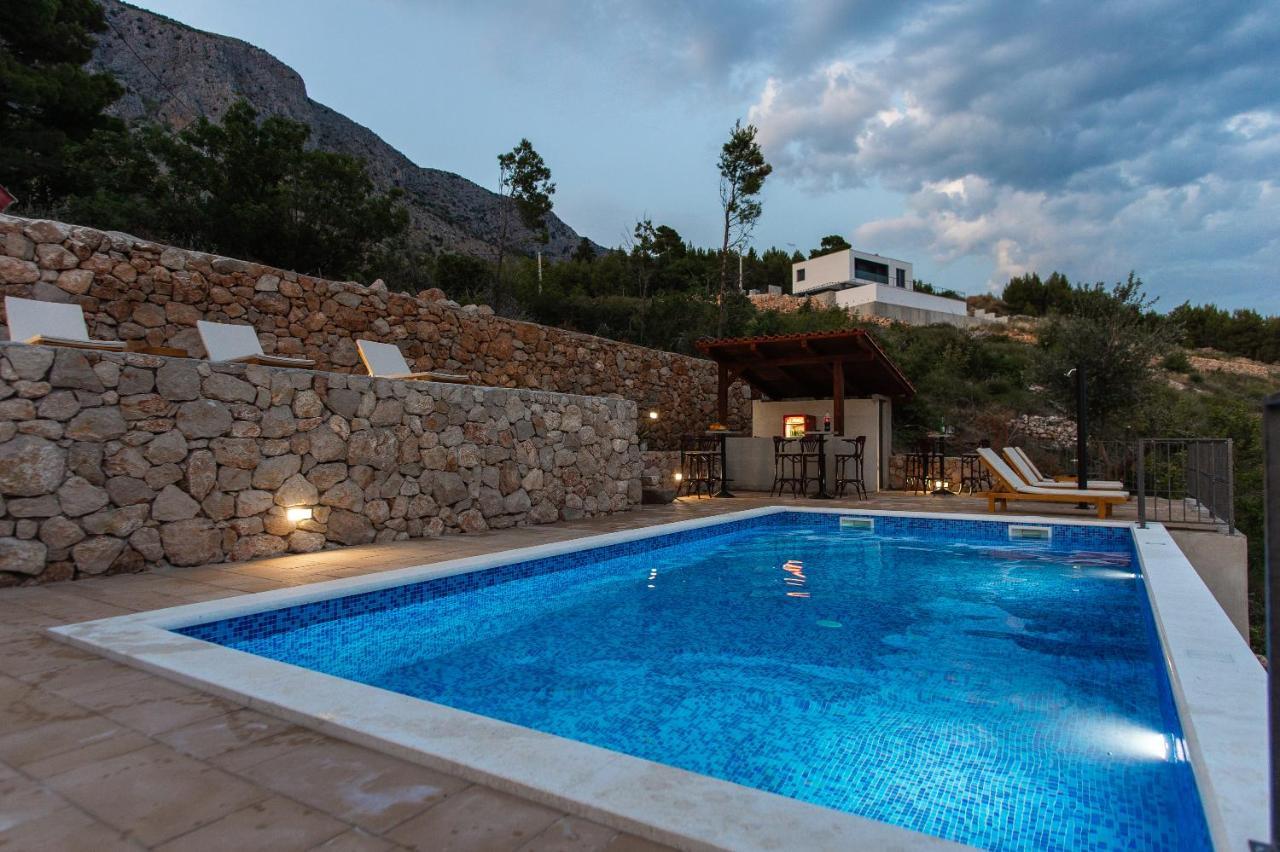 Exclusive Villa Almissa With Swimming Pool And Sea View 로크바 로고즈니차 외부 사진