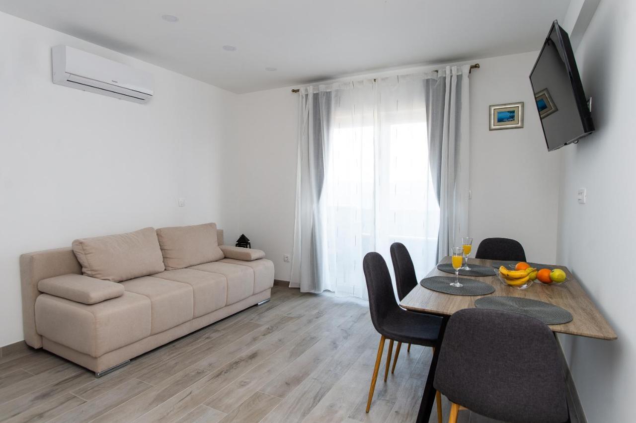 Exclusive Villa Almissa With Swimming Pool And Sea View 로크바 로고즈니차 외부 사진