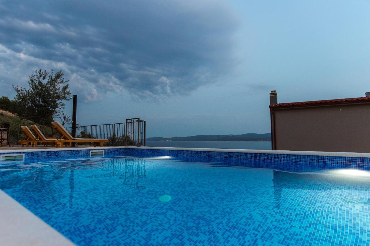 Exclusive Villa Almissa With Swimming Pool And Sea View 로크바 로고즈니차 외부 사진