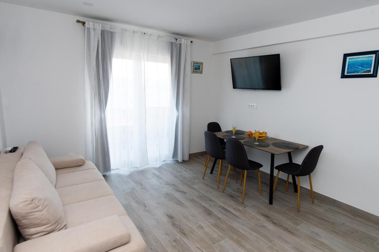 Exclusive Villa Almissa With Swimming Pool And Sea View 로크바 로고즈니차 외부 사진