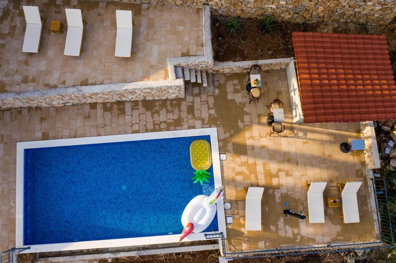 Exclusive Villa Almissa With Swimming Pool And Sea View 로크바 로고즈니차 외부 사진