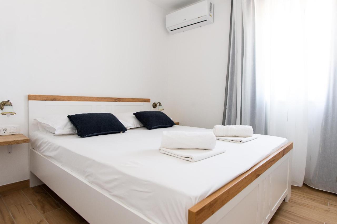 Exclusive Villa Almissa With Swimming Pool And Sea View 로크바 로고즈니차 외부 사진
