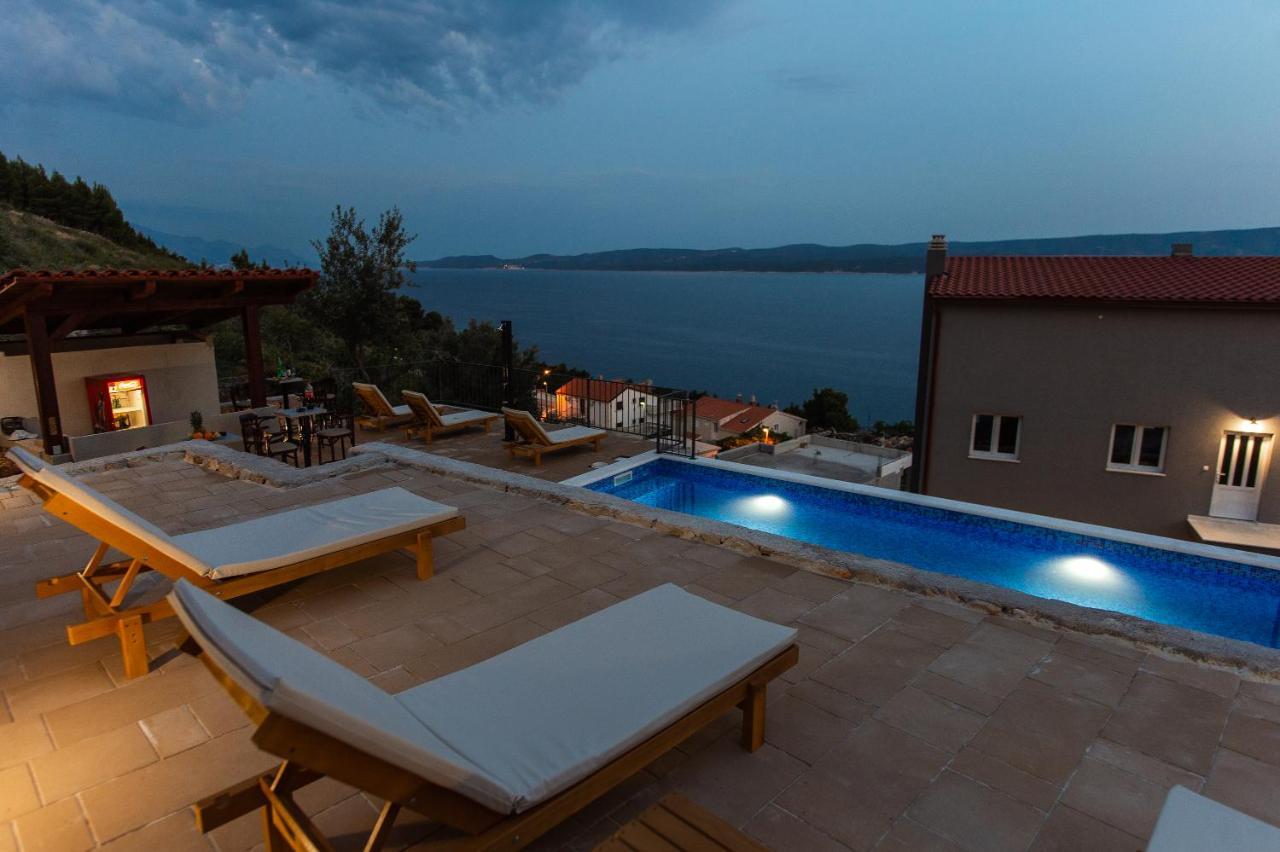 Exclusive Villa Almissa With Swimming Pool And Sea View 로크바 로고즈니차 외부 사진