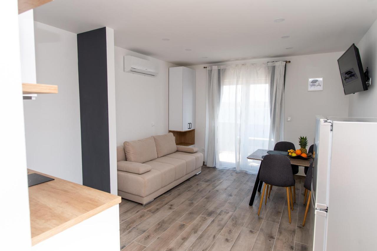 Exclusive Villa Almissa With Swimming Pool And Sea View 로크바 로고즈니차 외부 사진