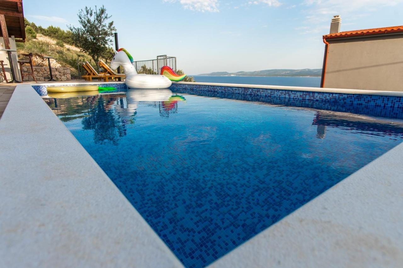 Exclusive Villa Almissa With Swimming Pool And Sea View 로크바 로고즈니차 외부 사진