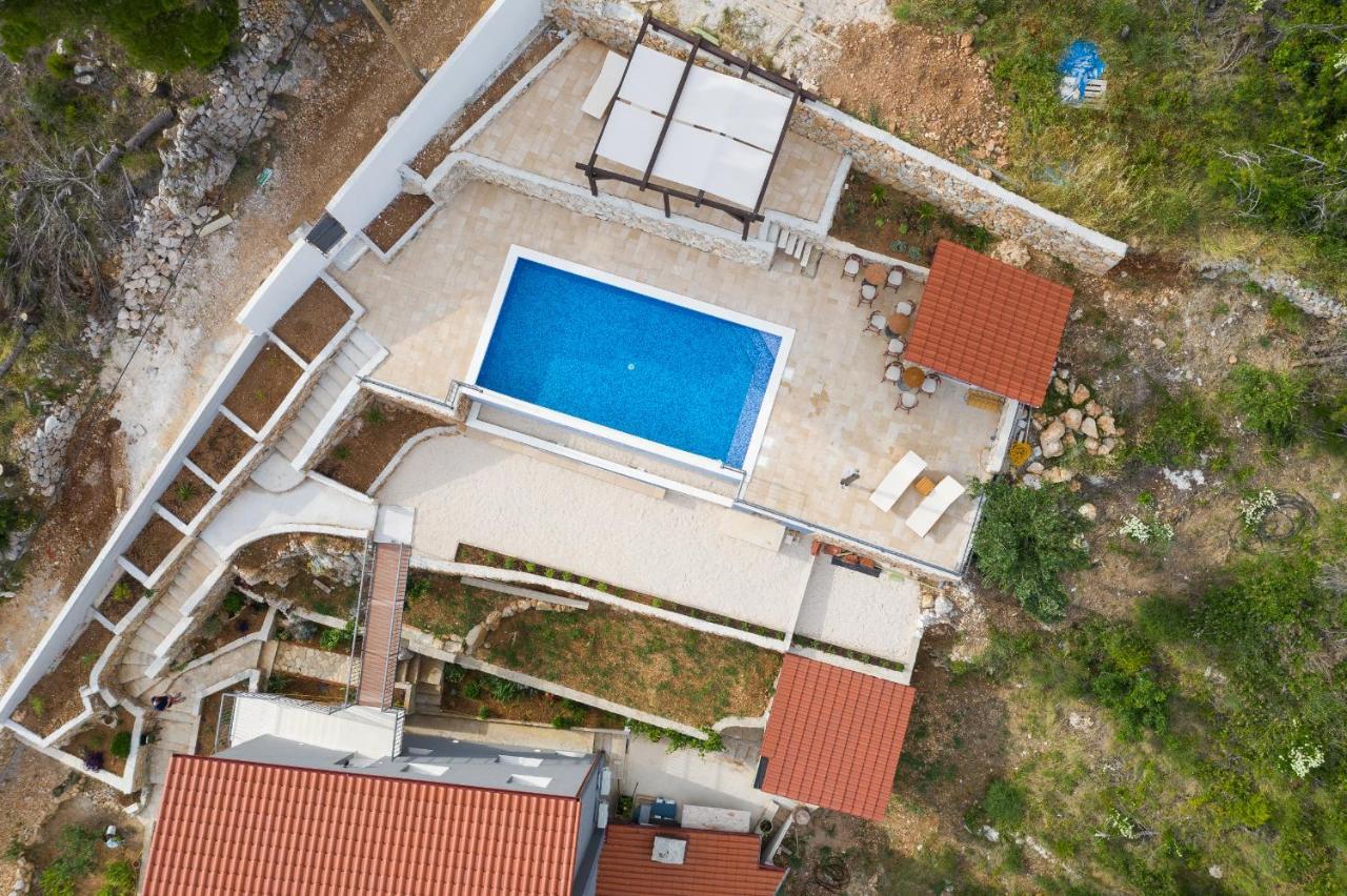 Exclusive Villa Almissa With Swimming Pool And Sea View 로크바 로고즈니차 외부 사진